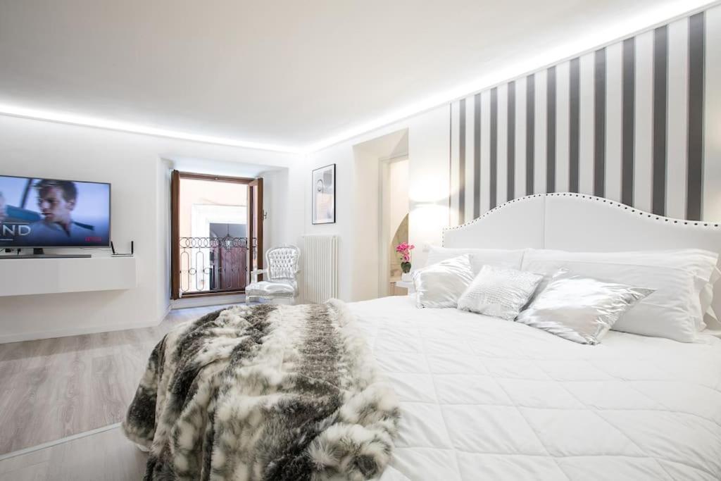 My Piazza Navona Jacuzzi Suite -Topcollection Rome Exterior photo